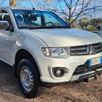 Mitsubishi L200 2.4 DI-D/154CV Club Cab Inform