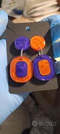 orecchini in resina bicolore alternati 