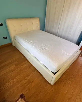 Letto una piazza e mezza con contenitore
