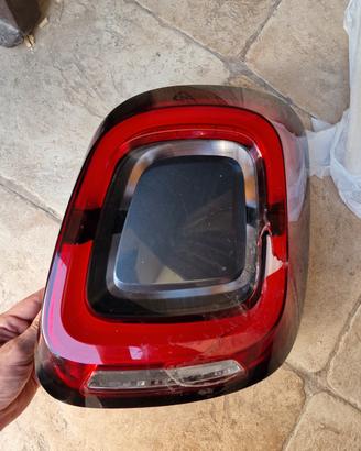 Farò posteriore destro Fiat 500x Full Led. Leggere