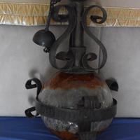 Lampadario stile rustico in vetro e ferro battuto