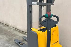 CARRELLO ELEVATORE/STOCCATORE ELETTRICO