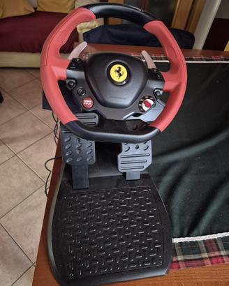 volante Thrustmaster Ferrari