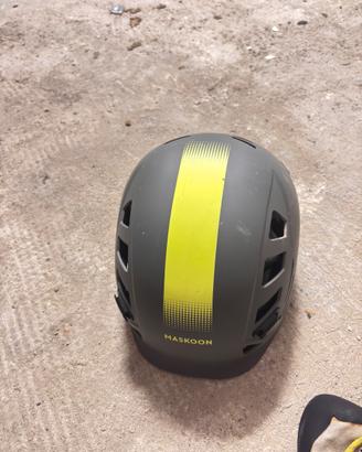 Casco decathlon torrentismo