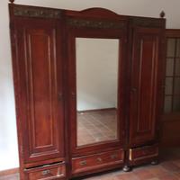 armadio antico in legno