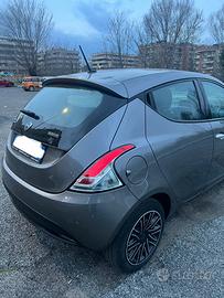 Lancia Y Hybrid Gold - Alberta Ferretti