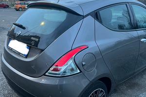 Lancia Y Hybrid Gold - Alberta Ferretti