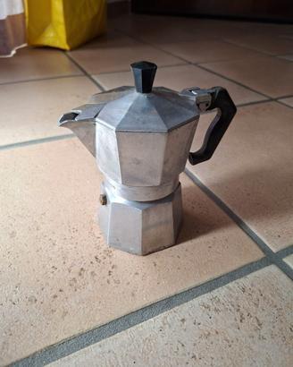Caffettiera moka classica in alluminio