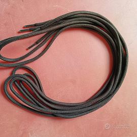 lacci per scarponi ed anfibi.