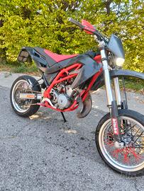 Aprilia Motard 125 2t