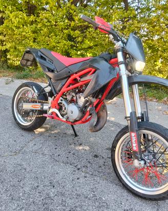 Aprilia Motard 125 2t