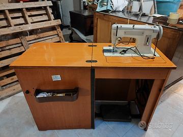 Macchina da cucire Merrit a pedale 