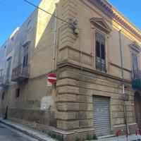 intera palazzina fine 800 a Castelvetrano