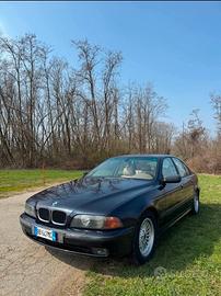  BMW e39 528i