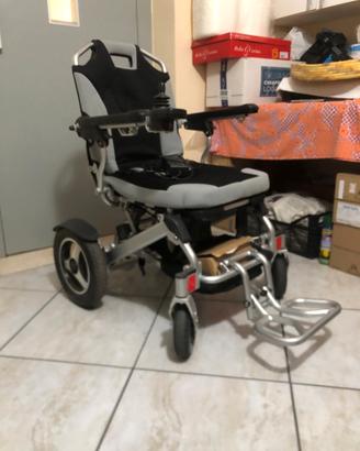 Sedia a rotelle elettrica
