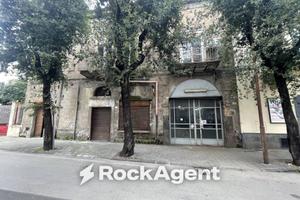 Immobile di 160 m² con 3 locali a Angri
