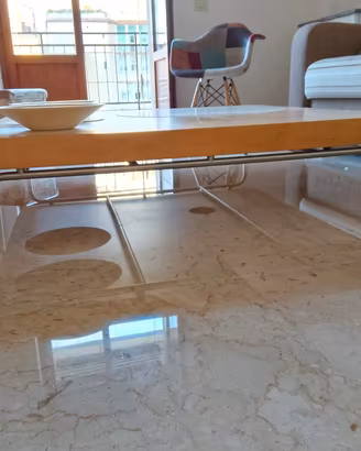 Tavolino  vintage basso  massello marca Giorgetti 