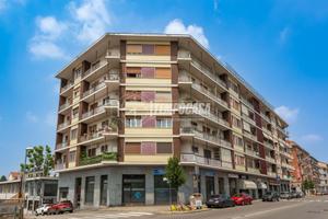 TRILOCALE COMODO AI SERVIZI!