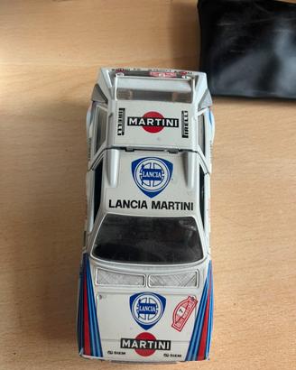 Modellino Lancia Delta S4 Martini 1:24 Bburago 86