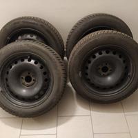 Cerchioni auto neri da 16 '' con GOMME INVERNALI