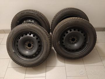 Cerchioni auto neri da 16 '' con GOMME INVERNALI