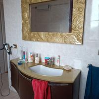 mobile bagno e specchio 
