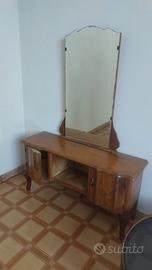 mobile in legno con specchio