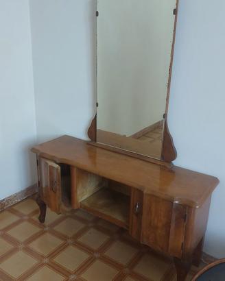mobile in legno con specchio