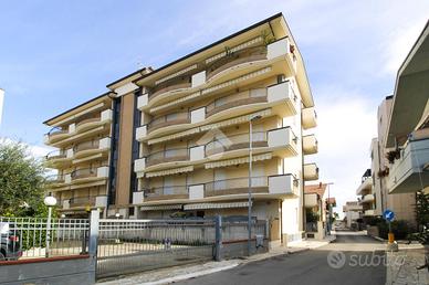 2 LOCALI A TORTORETO