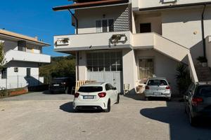 Casa semi indipendente multipiano