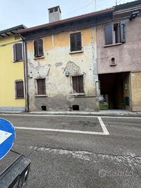 3 LOCALI A RUSSI