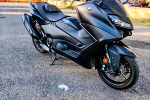 Yamaha TMax 560