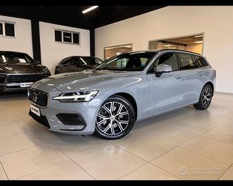 VOLVO V60 B4 (d) automatico Essential