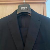 Abito uomo elegante.