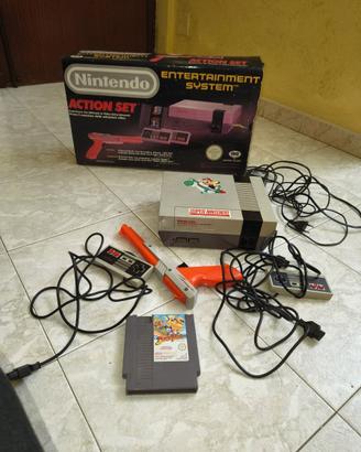 CONSOLE NONTENDO NES PIU SCATOLA E GIOC DUCK TALES