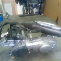 motore Suzuki Epicruro 150 125 più  terminali Hond