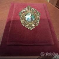 cornice vintage, con rubrica telefonica