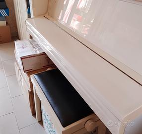 Pianoforte verticale bianco