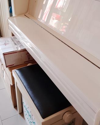 Pianoforte verticale bianco