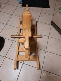 cavallino a dondolo in legno
