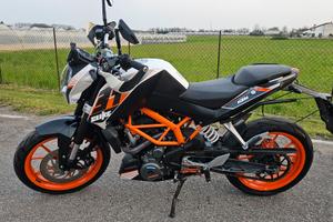KTM DUKE 390 ABS