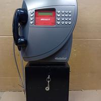 Telefono pubblico no gettoni schede cabina dismess