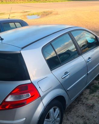 pezzi carrozzeria Megane seconda serie