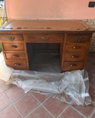 Scrivania antiquariato