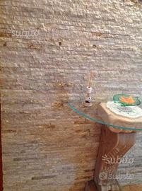 Listelletti di pietra naturale tranciati