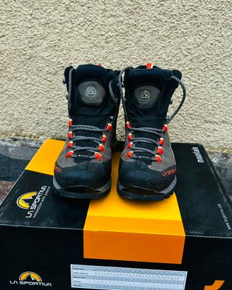 Scarponi la sportiva donna