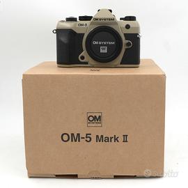 OM System OM-5 II Body Sand Beige 3450 Scatti