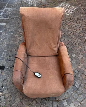 Due potrone relax UGUALI elettriche
