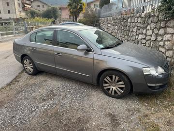Vendere  la auto vw passag