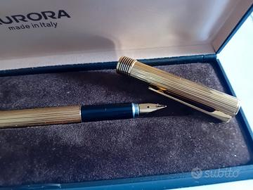 penna stilografica Aurora placcata oro 